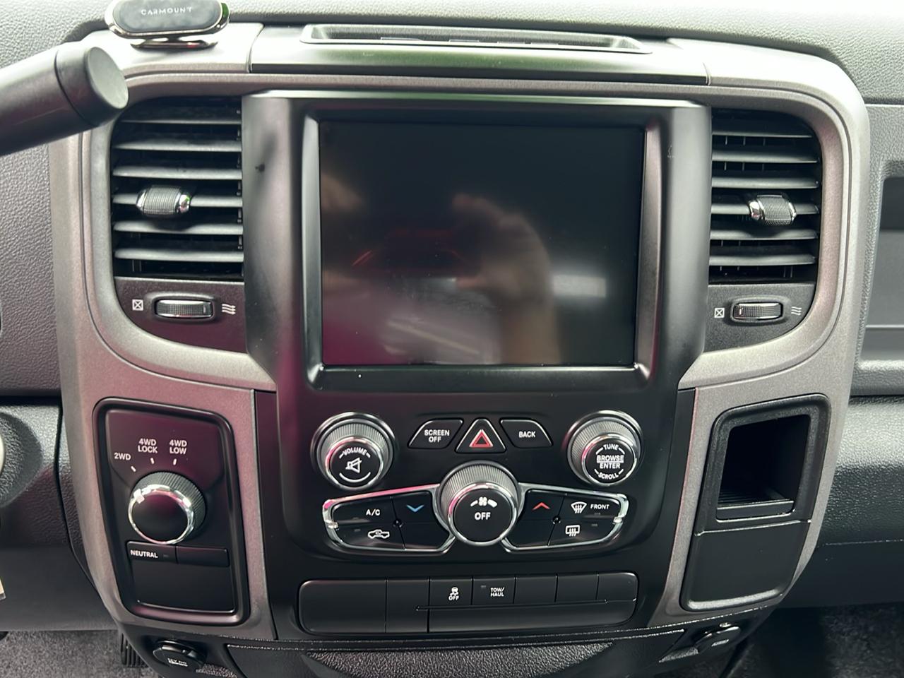 RAM 1500 4WD Crew Cab 140.5" Express 2014