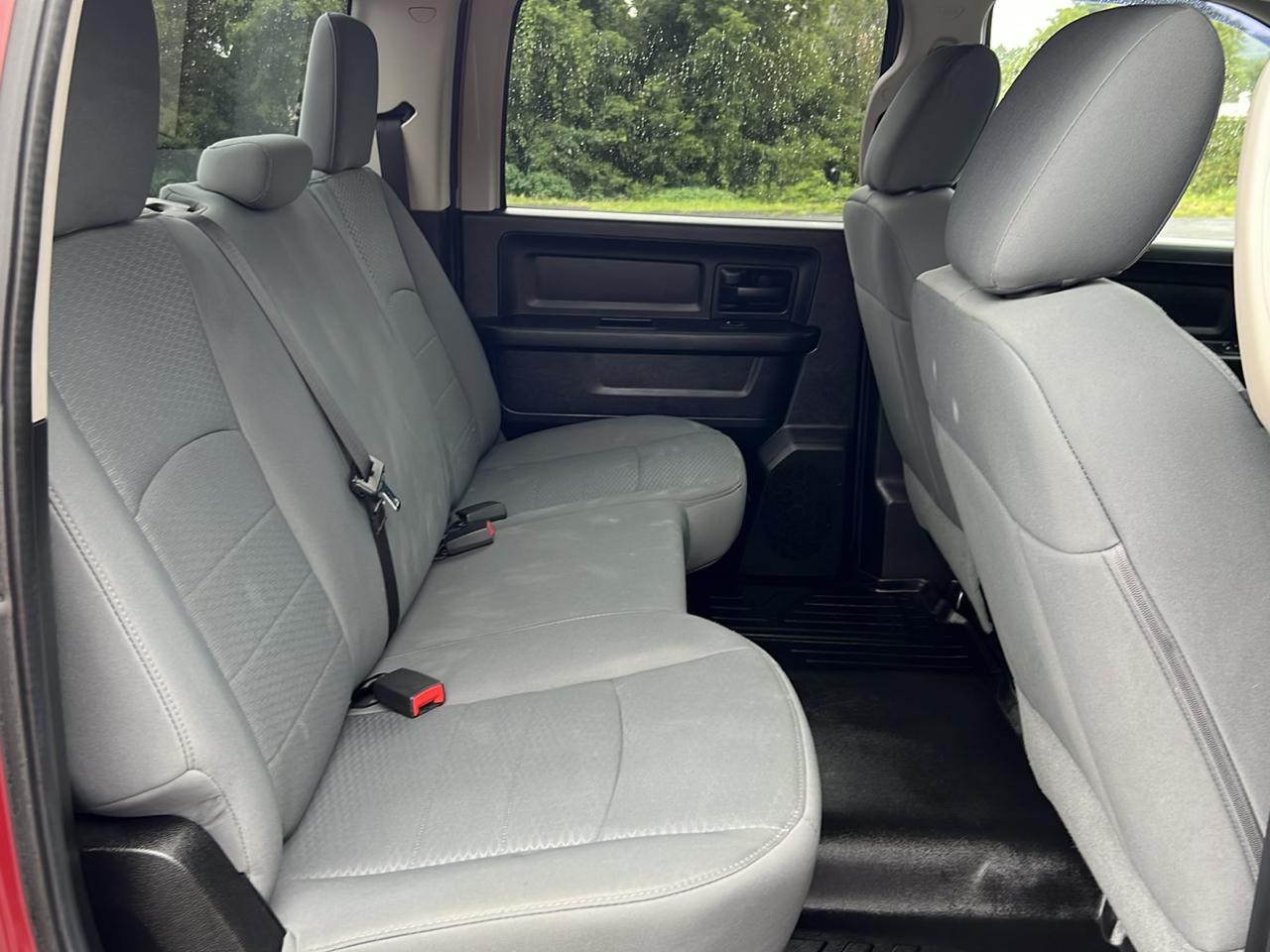 RAM 1500 4WD Crew Cab 140.5" Express 2014