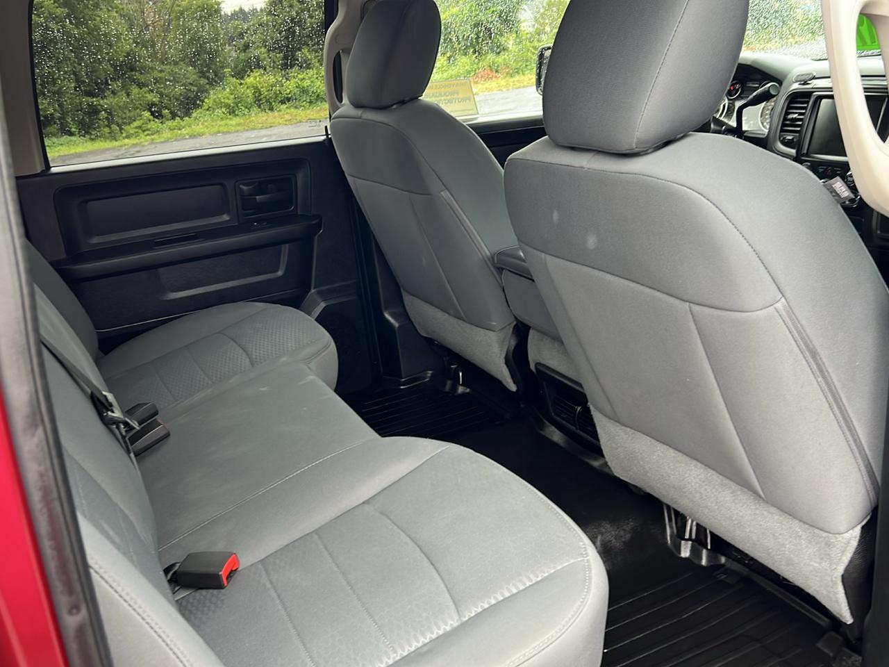 RAM 1500 4WD Crew Cab 140.5" Express 2014