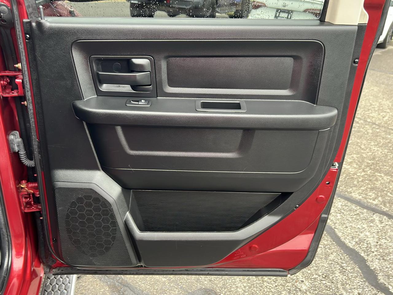 RAM 1500 4WD Crew Cab 140.5" Express 2014