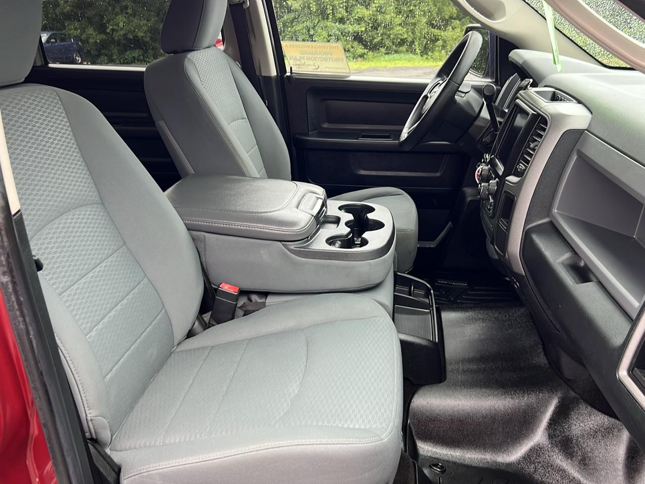 RAM 1500 4WD Crew Cab 140.5" Express 2014