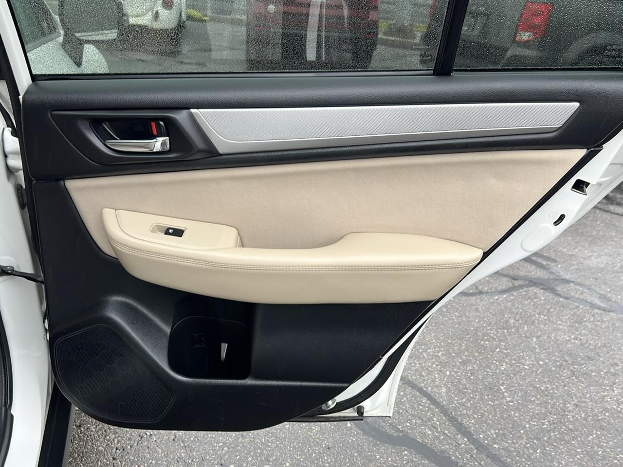 Subaru Outback 4dr Wgn 2.5i Premium PZEV 2016