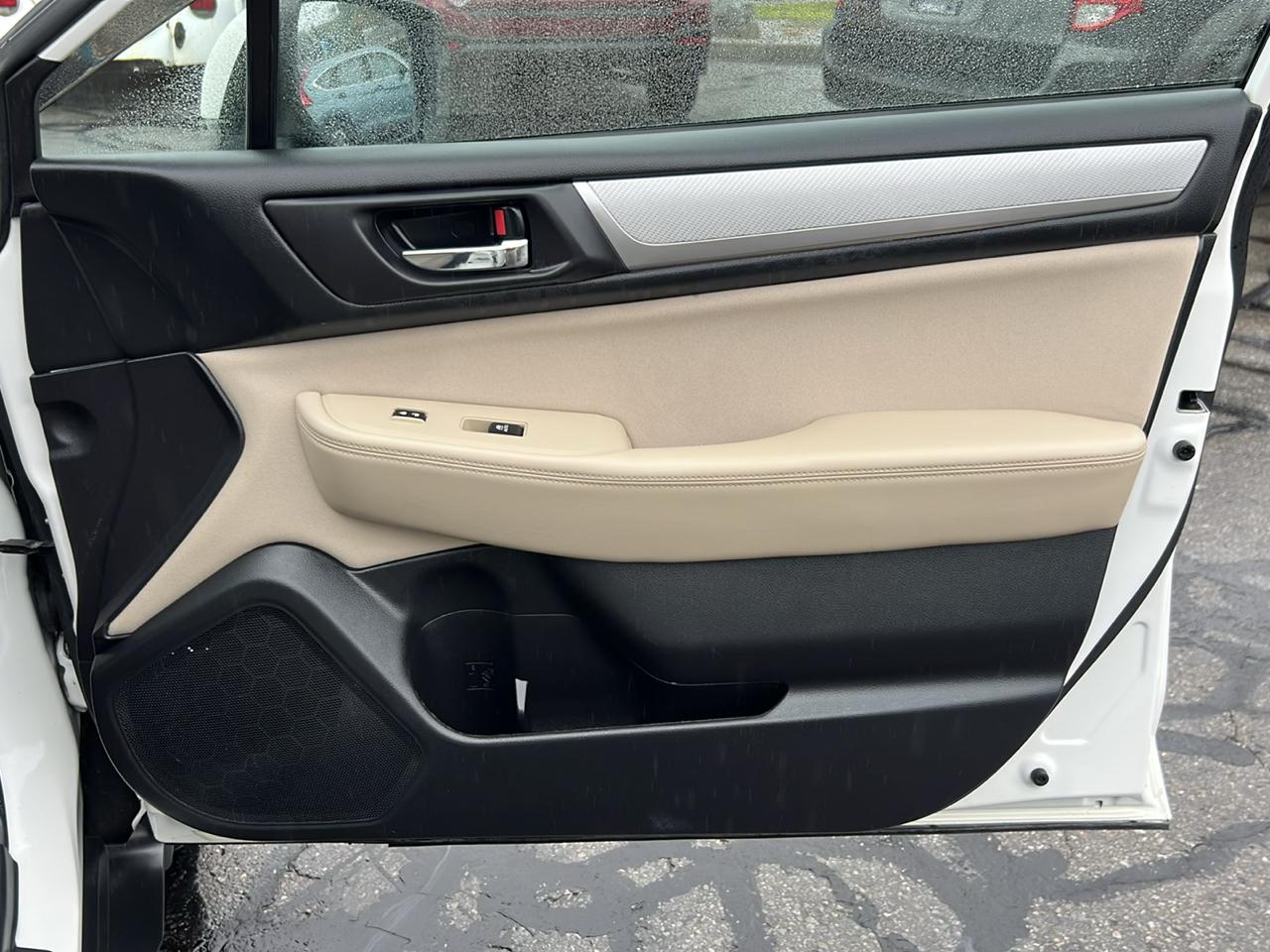 Subaru Outback 4dr Wgn 2.5i Premium PZEV 2016