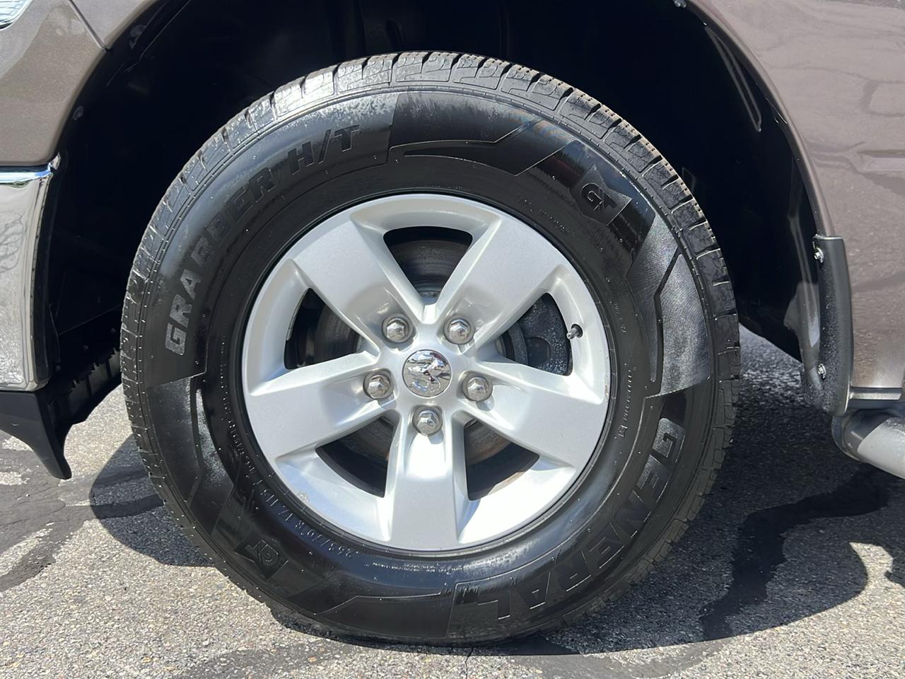 RAM 1500 Classic SLT 4x4 Crew Cab 5'7" Box 2021