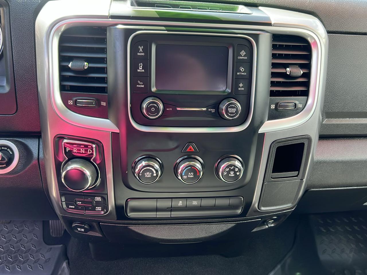 RAM 1500 Classic SLT 4x4 Crew Cab 5'7" Box 2021