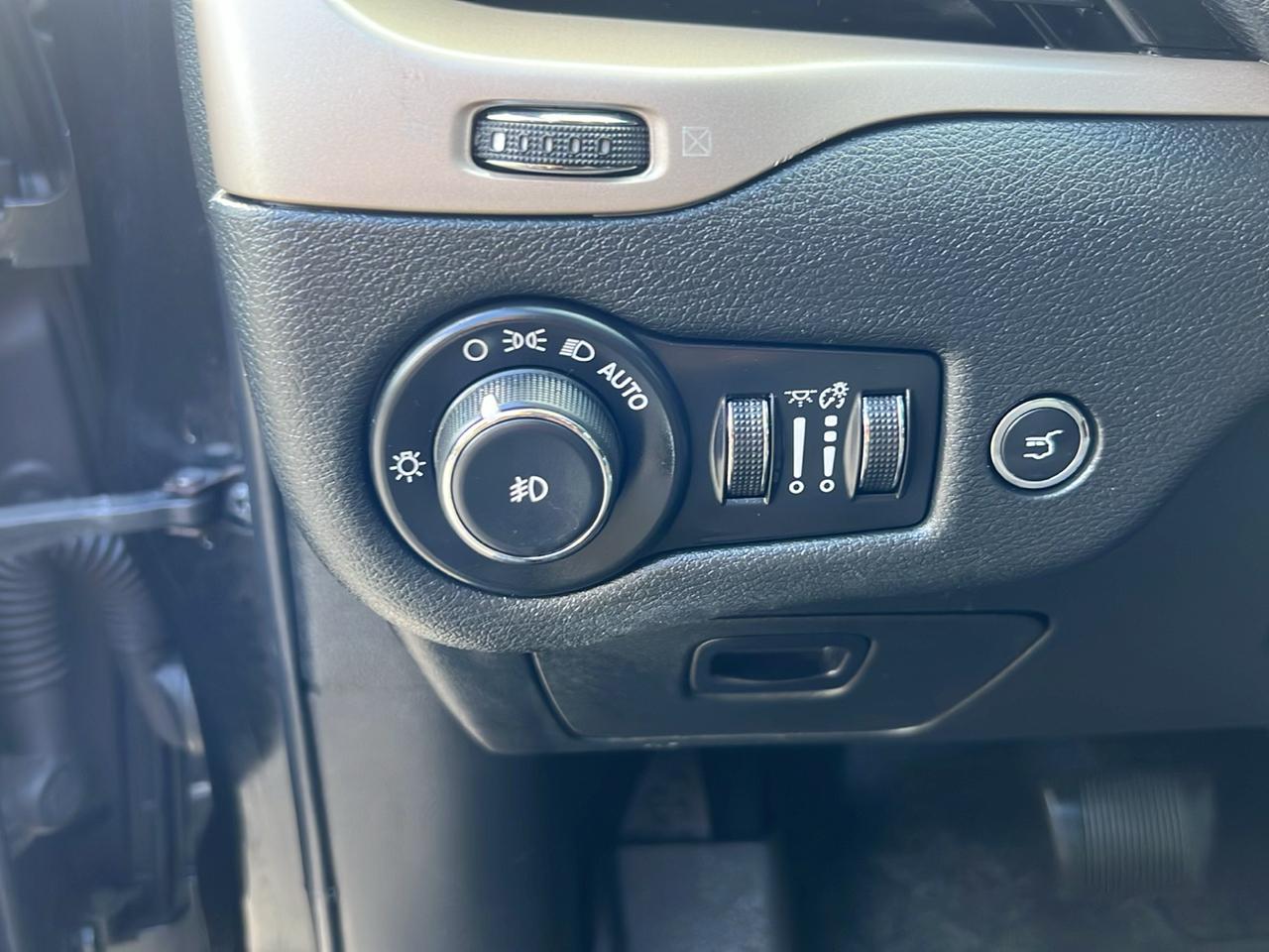 Jeep Cherokee 4WD 4dr Latitude 2015