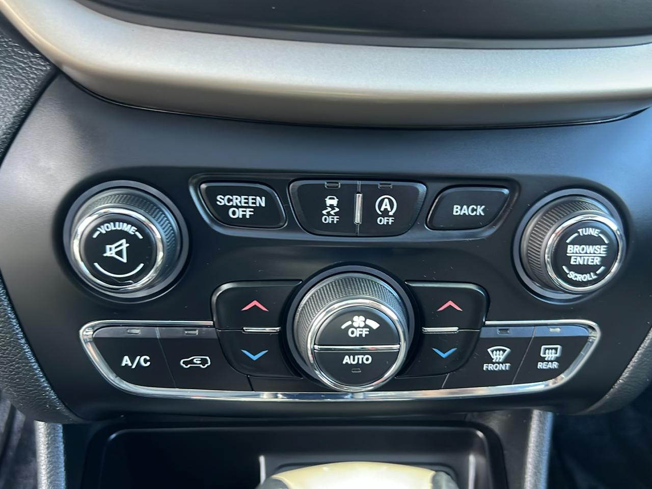 Jeep Cherokee 4WD 4dr Latitude 2015
