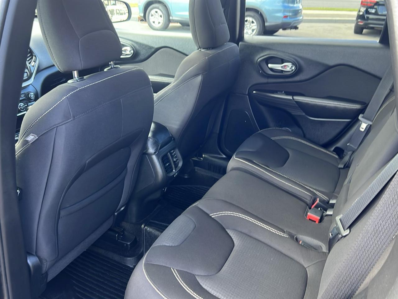 Jeep Cherokee 4WD 4dr Latitude 2015