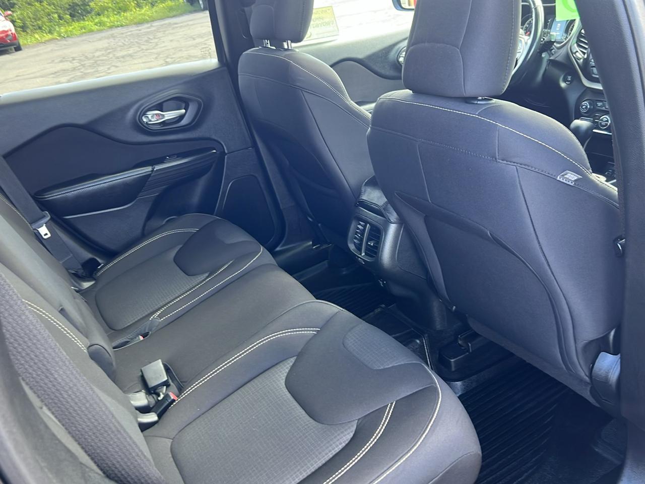 Jeep Cherokee 4WD 4dr Latitude 2015