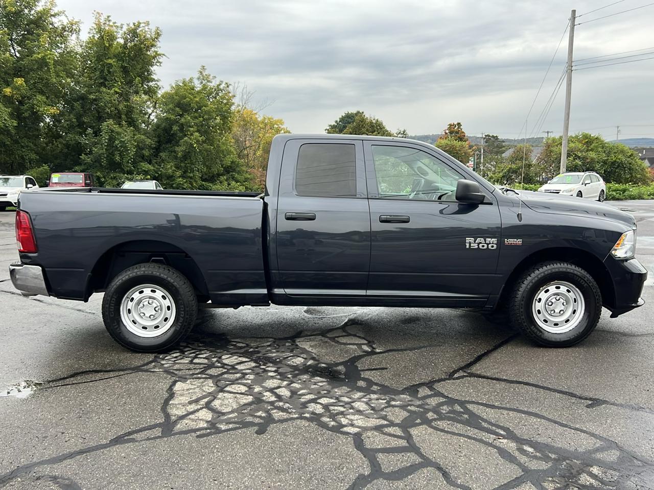 RAM 1500 Express 4x4 Quad Cab 6'4" Box 2017