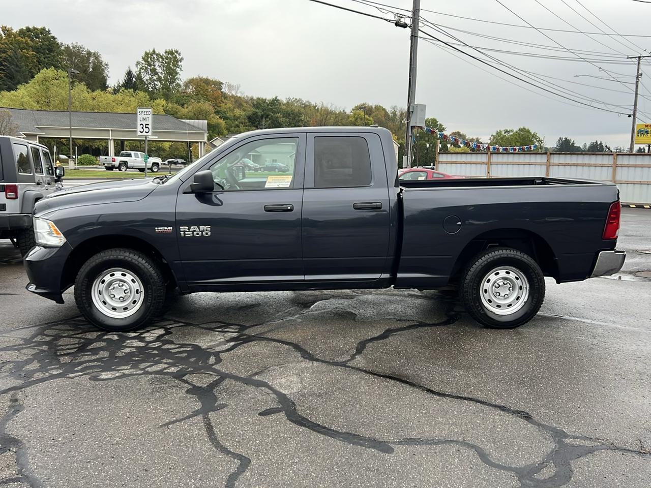 RAM 1500 Express 4x4 Quad Cab 6'4" Box 2017