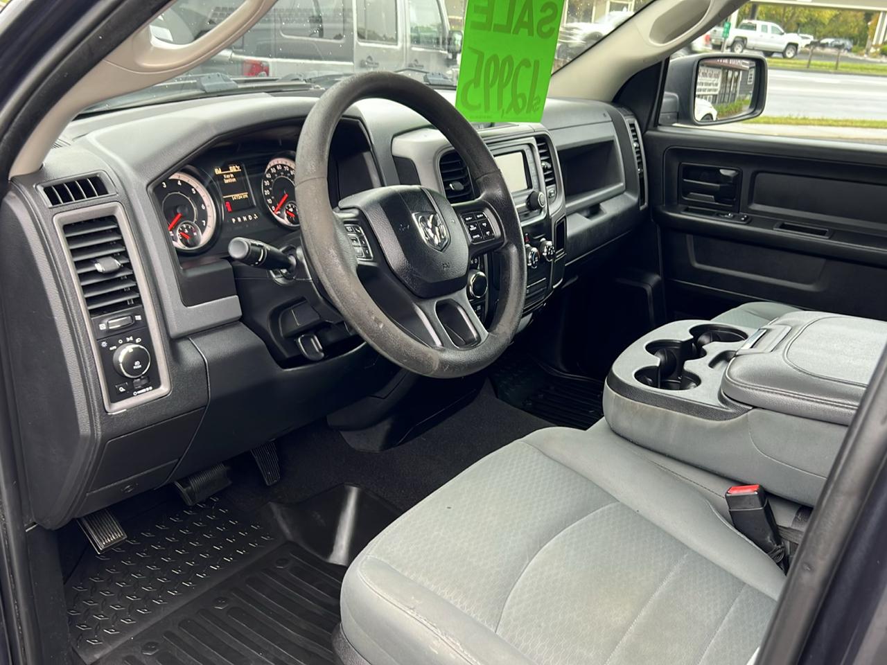RAM 1500 Express 4x4 Quad Cab 6'4" Box 2017