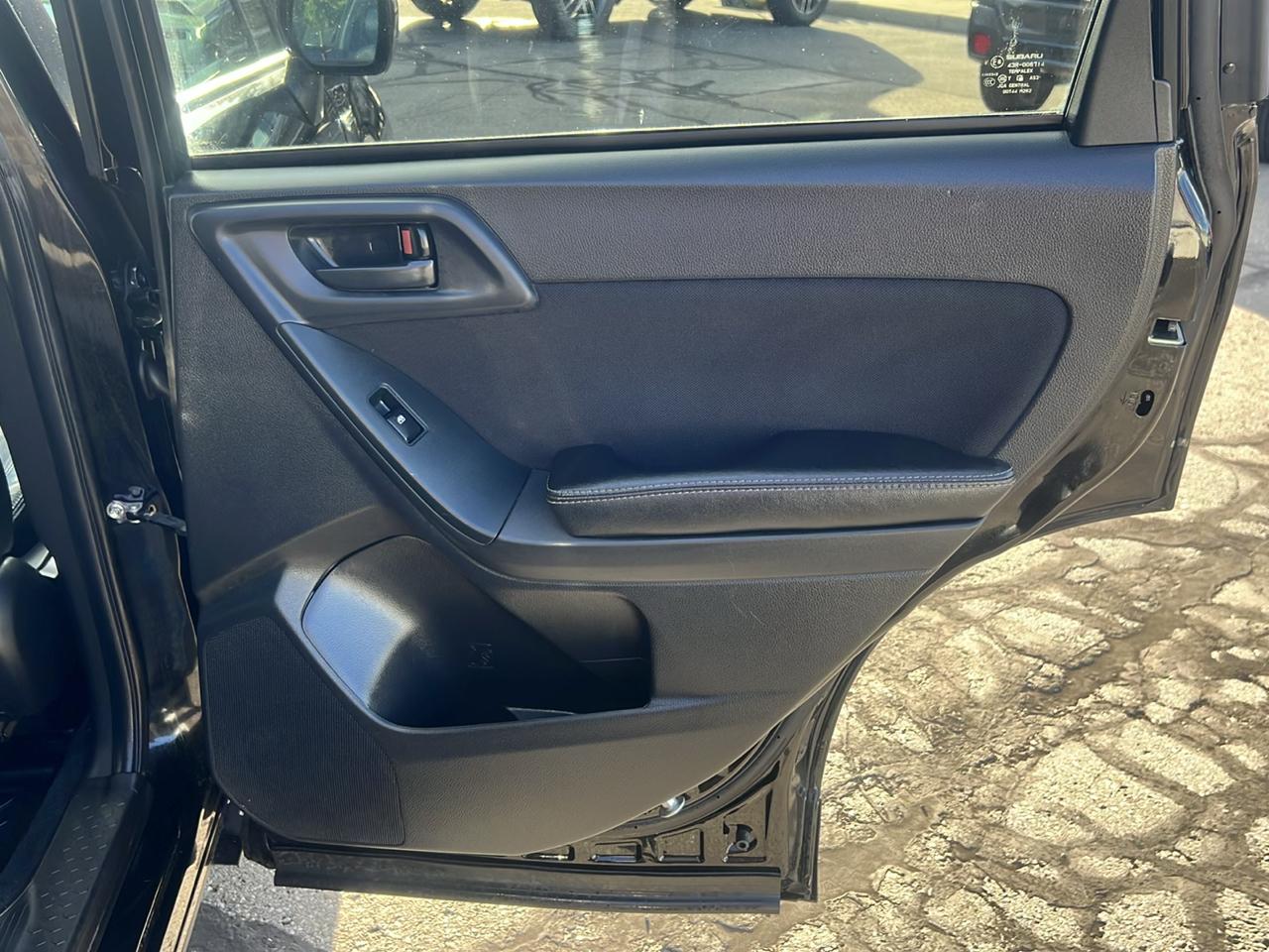 Subaru Forester 4dr CVT 2.5i Premium PZEV 2016