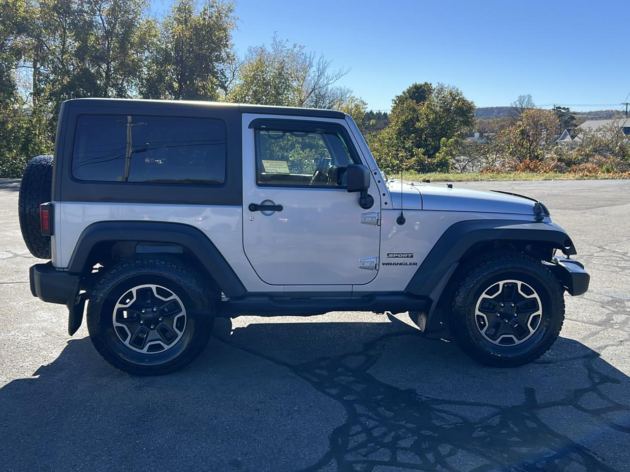 Jeep Wrangler 4WD 2dr Sport 2011