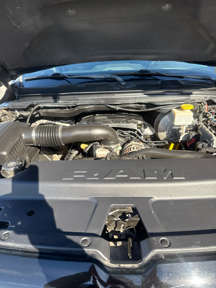 RAM 1500 Laramie 4x2 Crew Cab 5'7" Box 2019