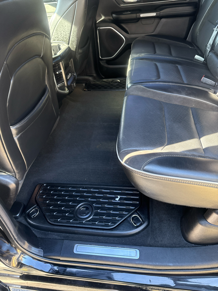 RAM 1500 Laramie 4x2 Crew Cab 5'7" Box 2019