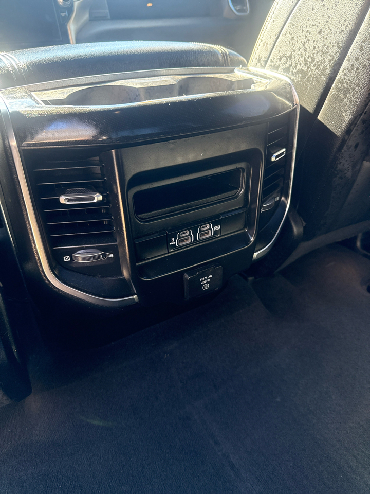 RAM 1500 Laramie 4x2 Crew Cab 5'7" Box 2019