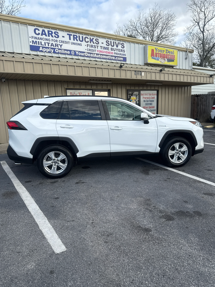 Toyota RAV4 Hybrid XLE AWD (Natl) 2021