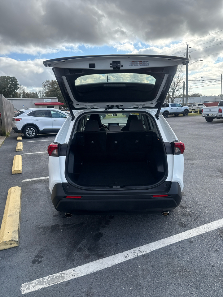 Toyota RAV4 Hybrid XLE AWD (Natl) 2021