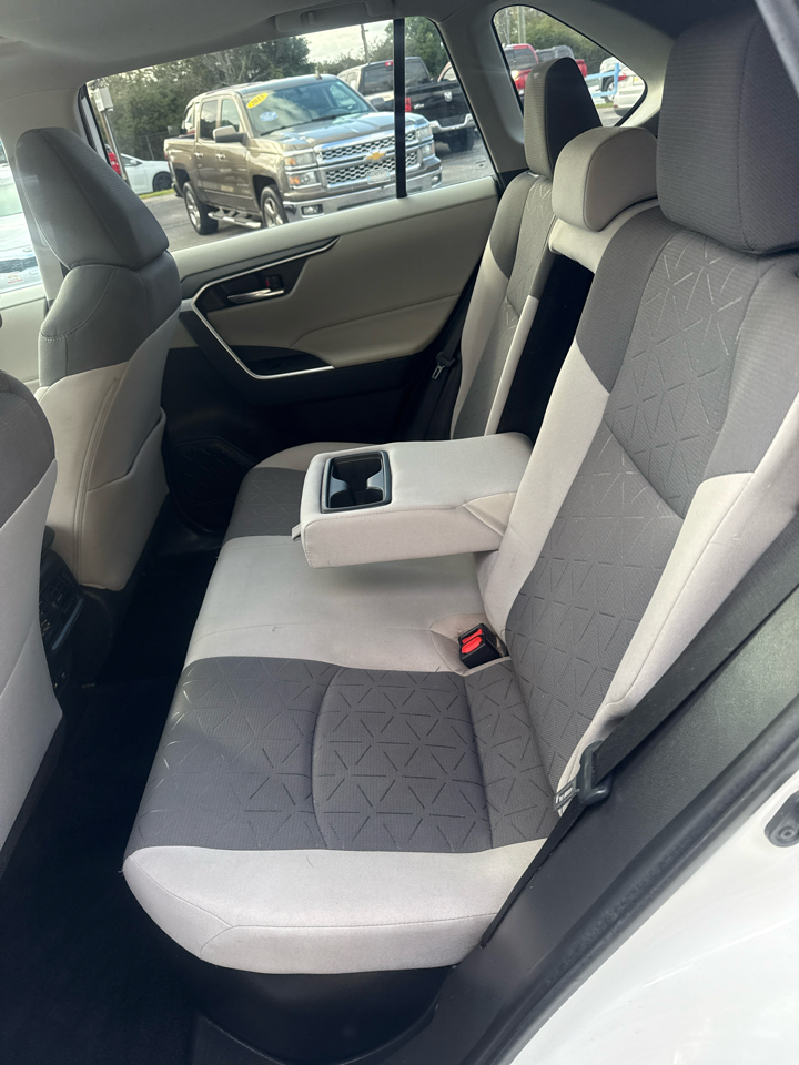 Toyota RAV4 Hybrid XLE AWD (Natl) 2021