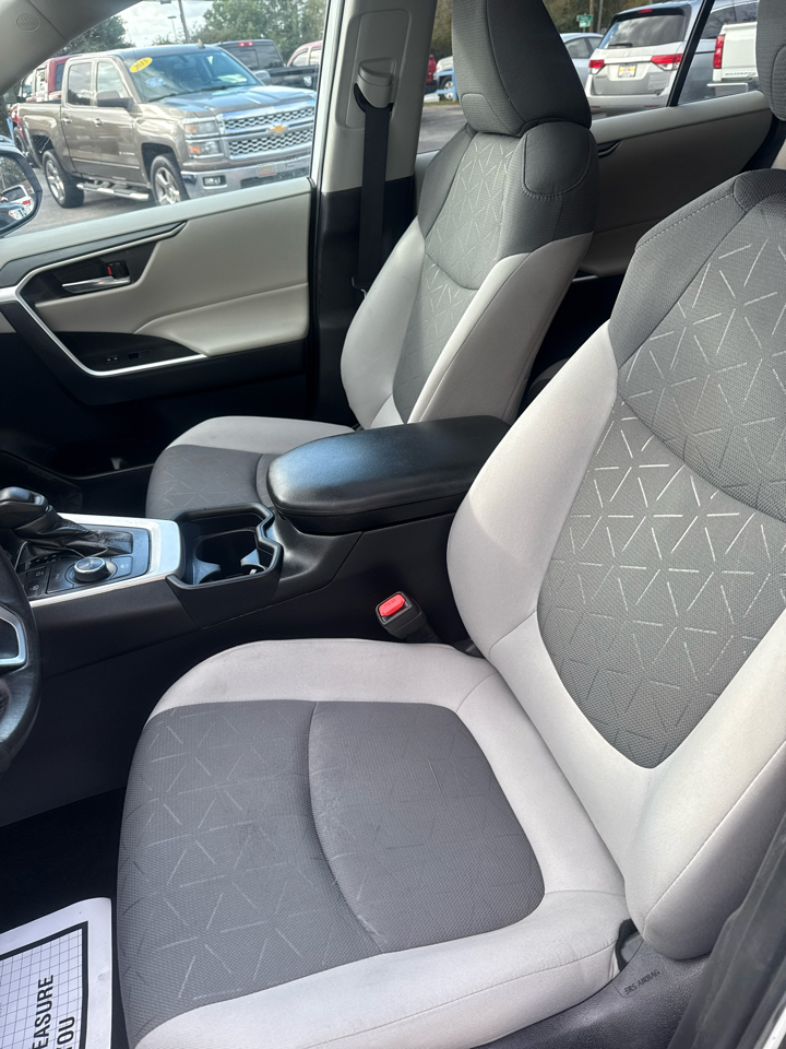 Toyota RAV4 Hybrid XLE AWD (Natl) 2021