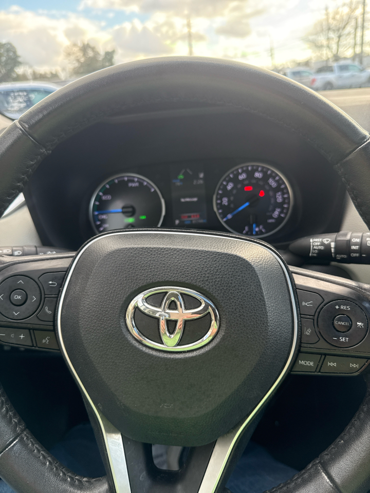 Toyota RAV4 Hybrid XLE AWD (Natl) 2021