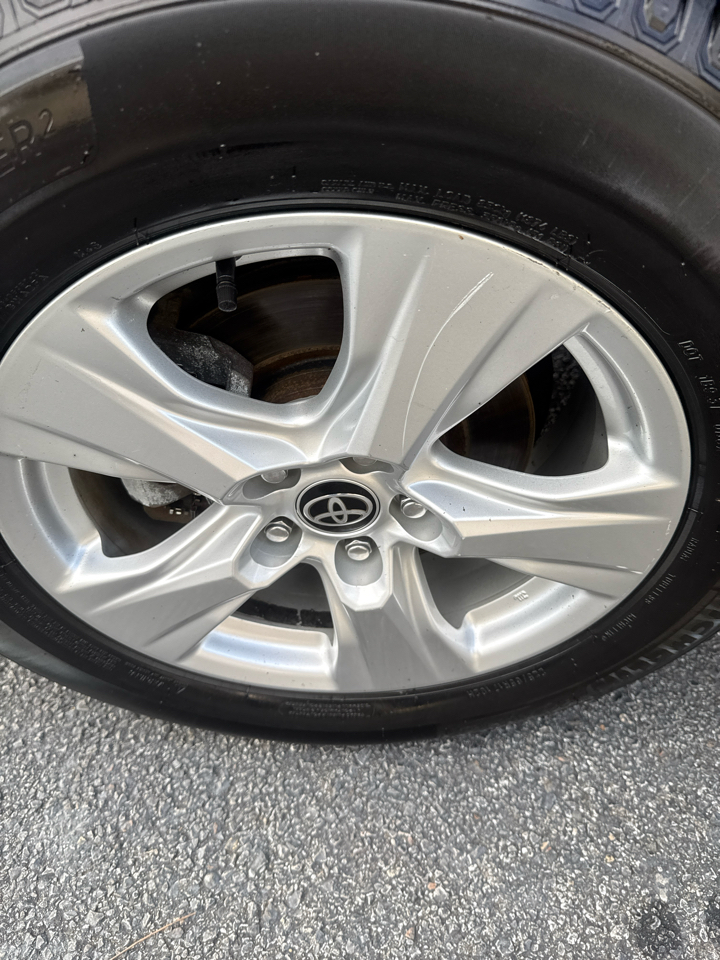 Toyota RAV4 Hybrid XLE AWD (Natl) 2021