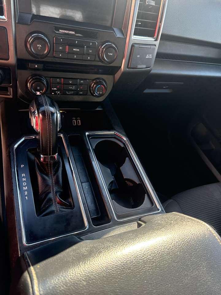 Ford F-150 2WD SuperCrew 157" Lariat 2016