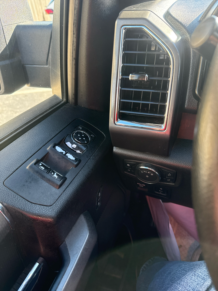 Ford F-150 2WD SuperCrew 157" Lariat 2016