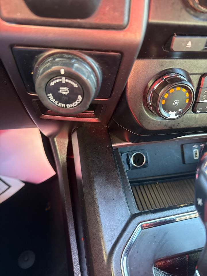 Ford F-150 2WD SuperCrew 157" Lariat 2016