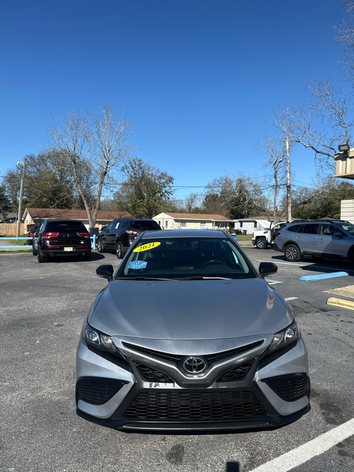 Toyota Camry SE Auto (Natl) 2021