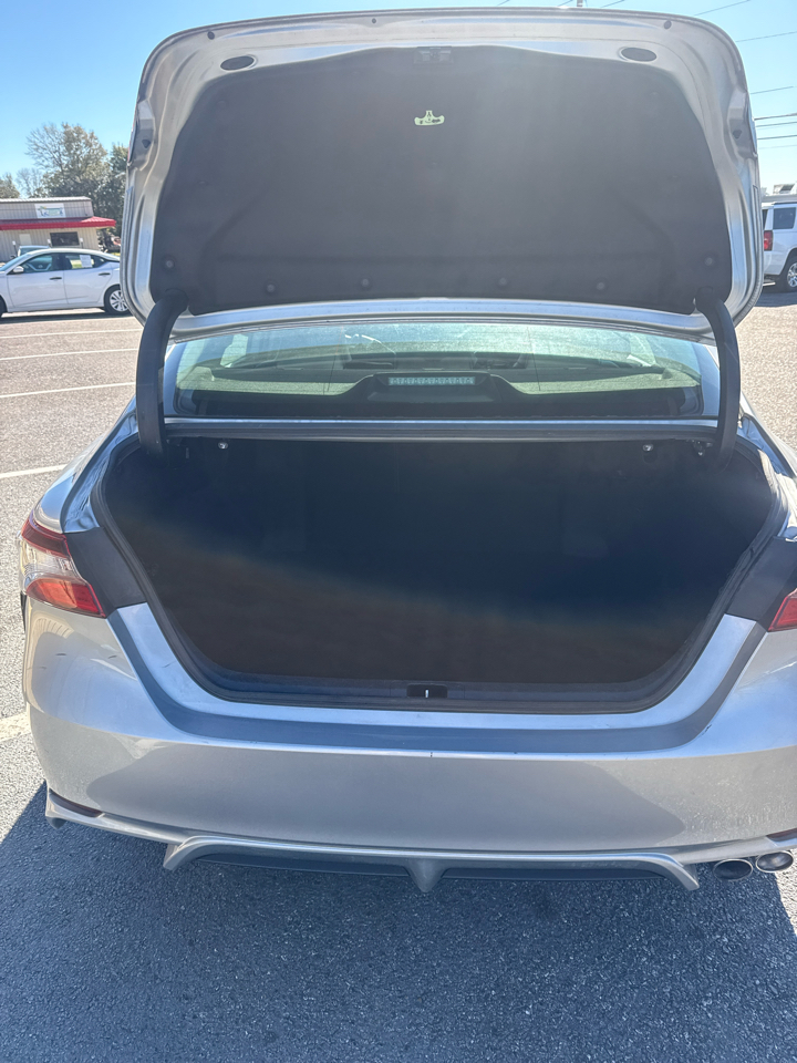 Toyota Camry SE Auto (Natl) 2021