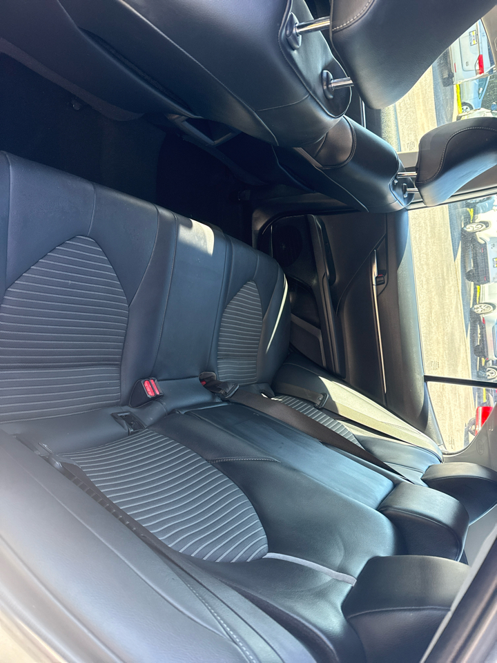 Toyota Camry SE Auto (Natl) 2021