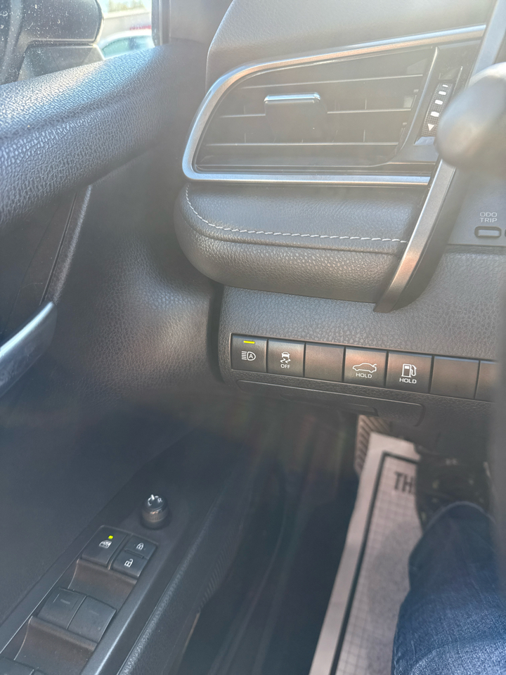 Toyota Camry SE Auto (Natl) 2021