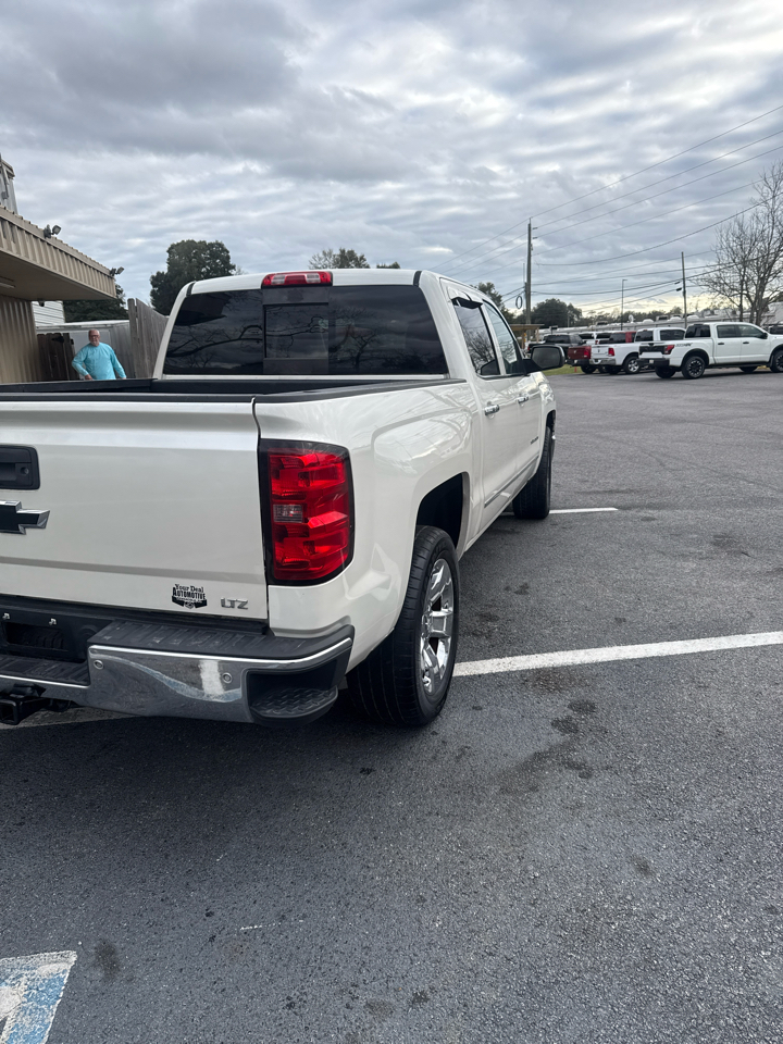Chevrolet Silverado 1500 2WD Crew Cab 143.5" LTZ w/1LZ 2015