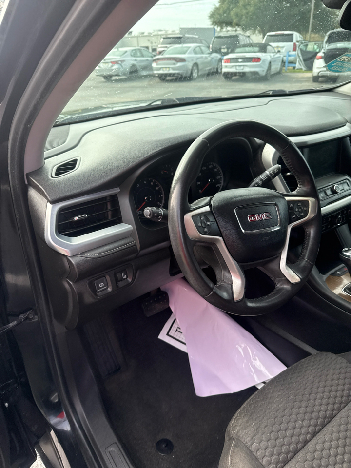 GMC Acadia FWD 4dr SLE w/SLE-1 2018