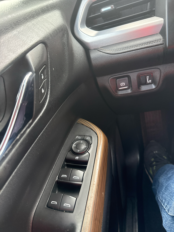 GMC Acadia FWD 4dr SLE w/SLE-1 2018