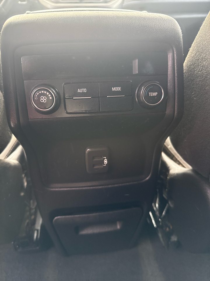 GMC Acadia FWD 4dr SLE w/SLE-1 2018