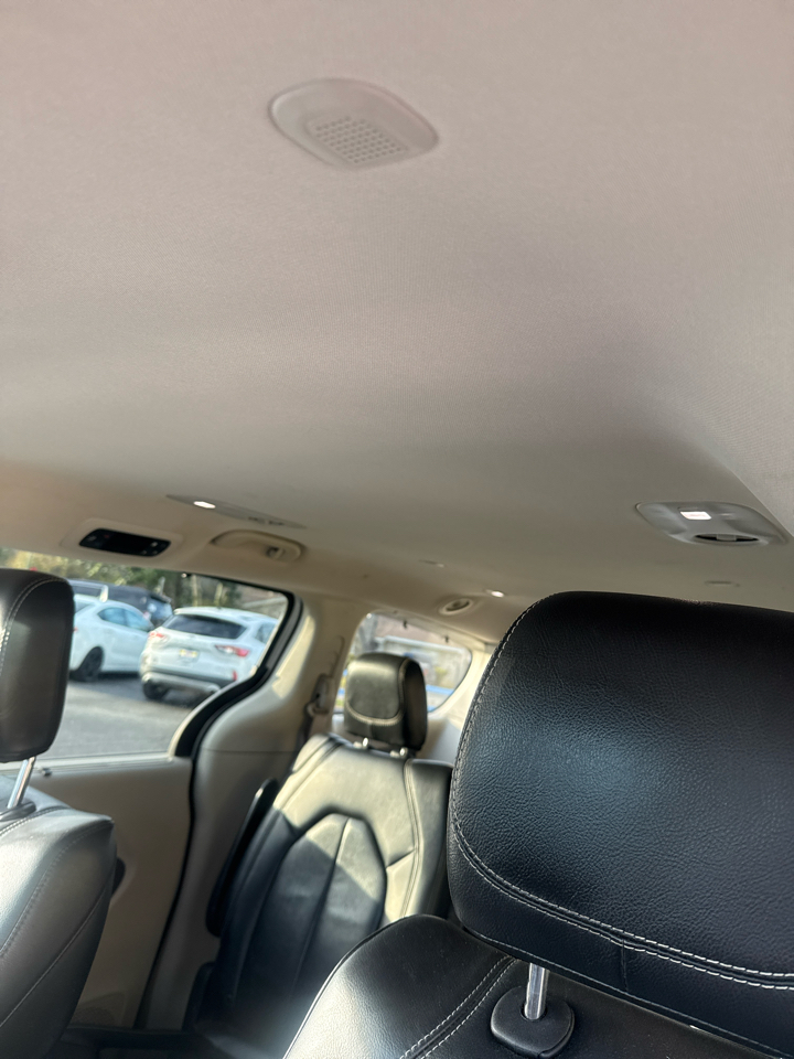 Chrysler Pacifica Touring L FWD 2022