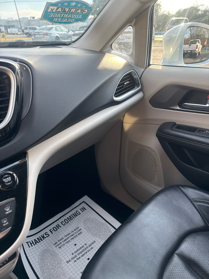 Chrysler Pacifica Touring L FWD 2022