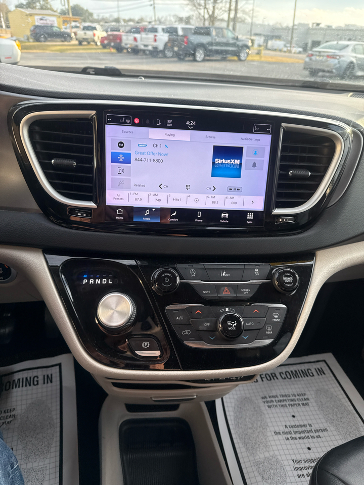 Chrysler Pacifica Touring L FWD 2022