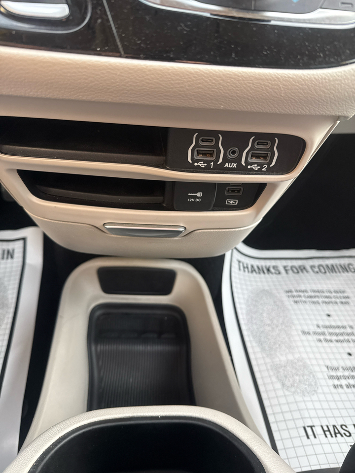 Chrysler Pacifica Touring L FWD 2022