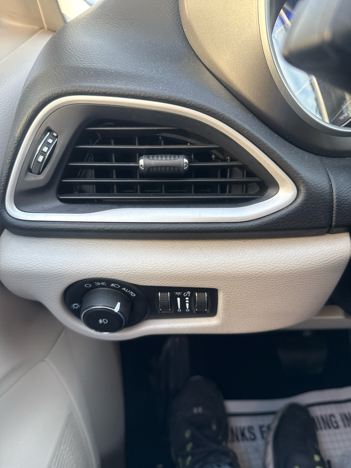 Chrysler Pacifica Touring L FWD 2022