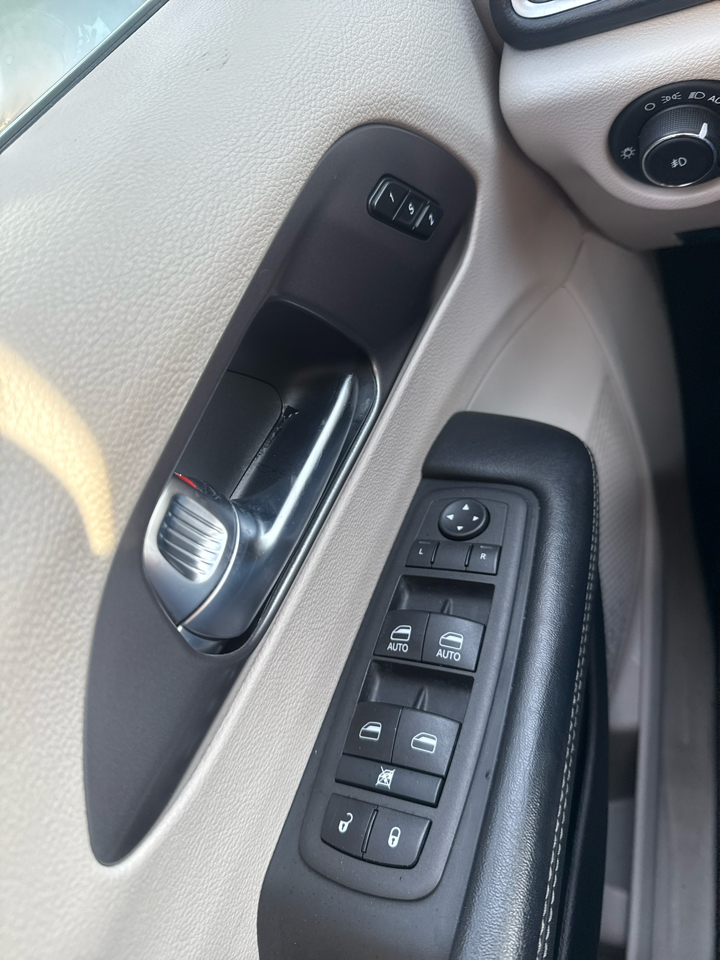 Chrysler Pacifica Touring L FWD 2022