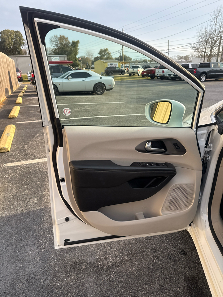 Chrysler Pacifica Touring L FWD 2022