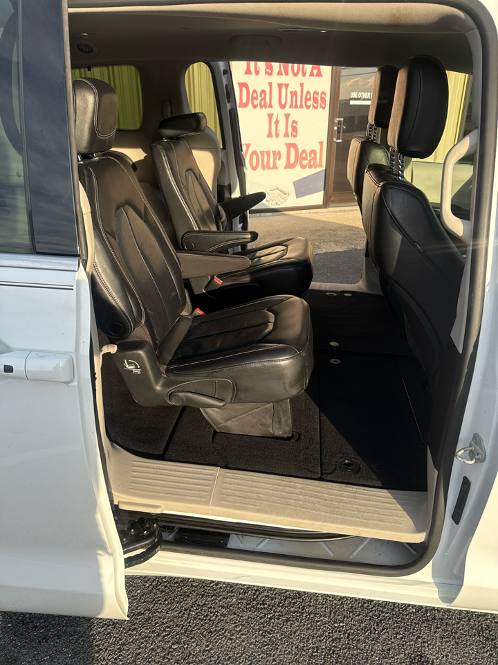 Chrysler Pacifica Touring L FWD 2022