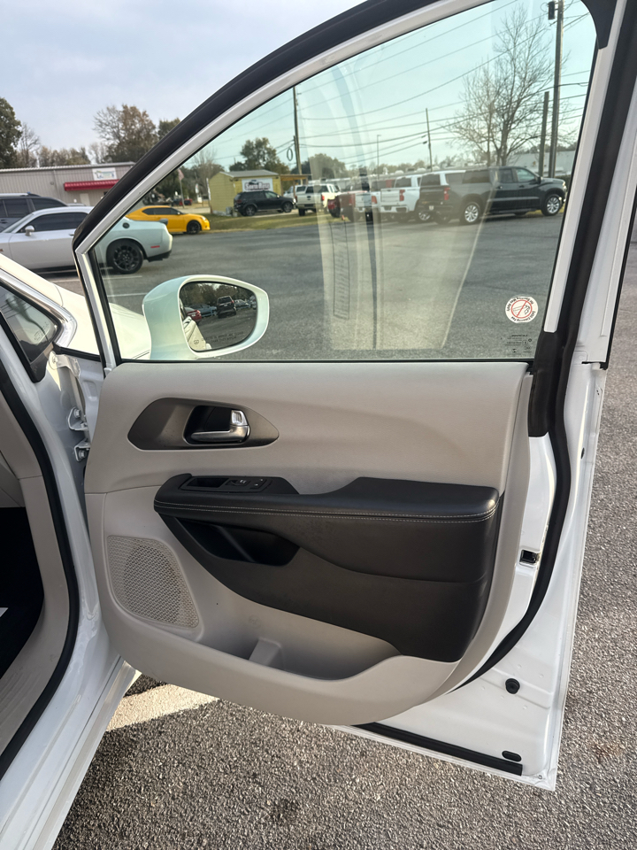 Chrysler Pacifica Touring L FWD 2022