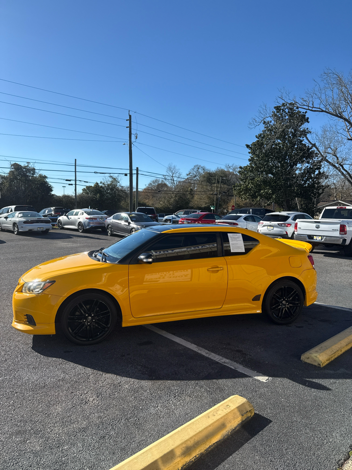 Scion tC 2dr HB Man (Natl) 2012