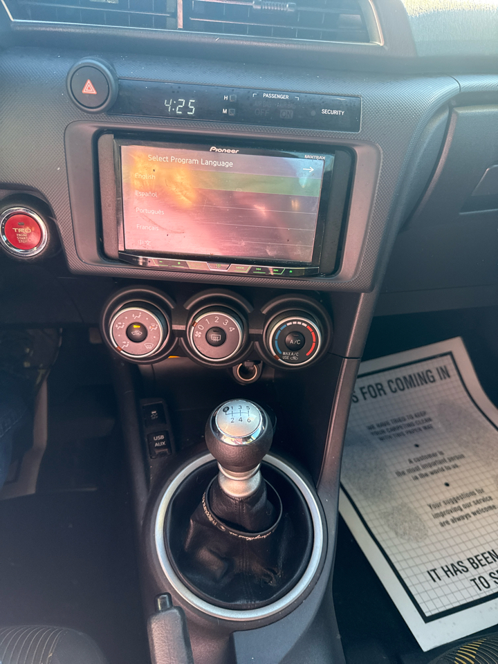 Scion tC 2dr HB Man (Natl) 2012