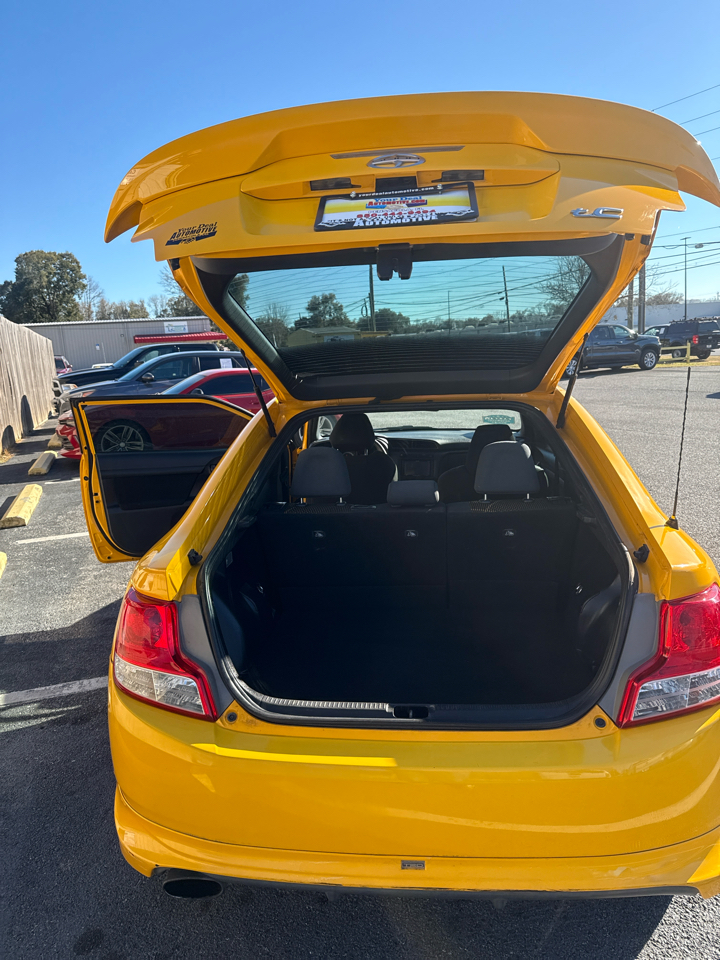 Scion tC 2dr HB Man (Natl) 2012